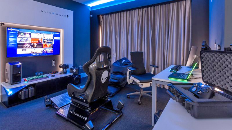 Illustration for article titled Skip the Tourist Stuff and Just Lock Yourself Up in This Hotel’s Bananas Gaming Suite